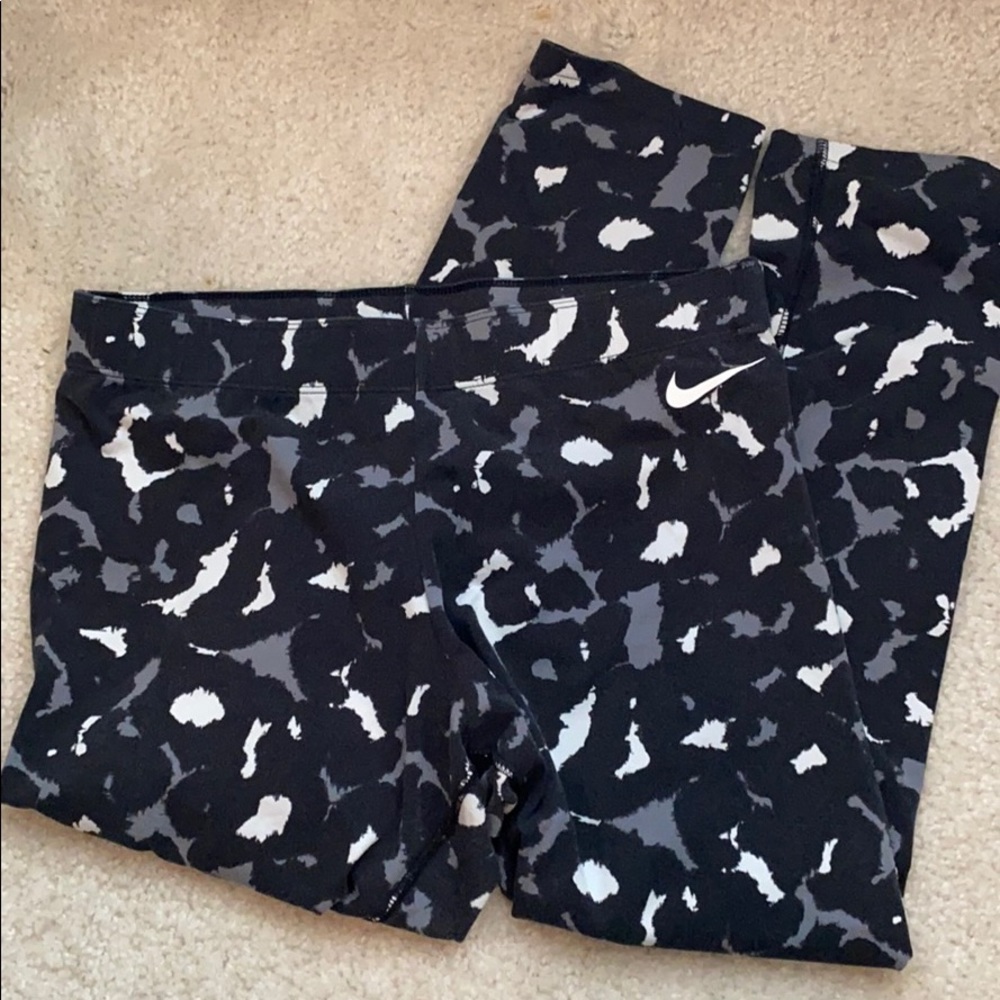 Nike black cheetah medium cotton leggings